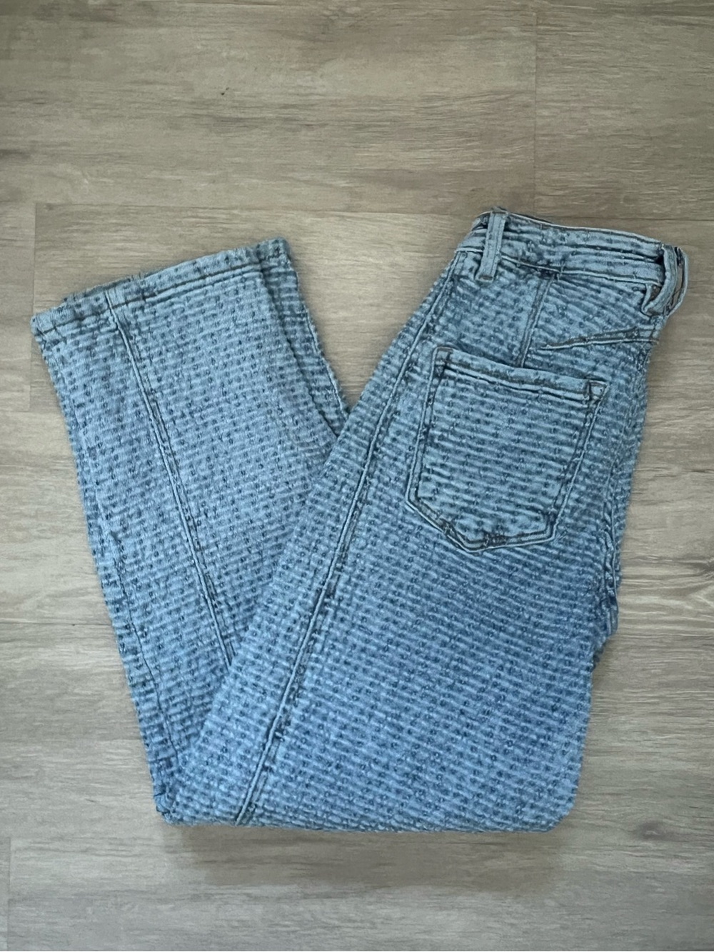 Risen Jeans Wallie Risen Textured Barrel Jeans size 1 waist 25 Light wash